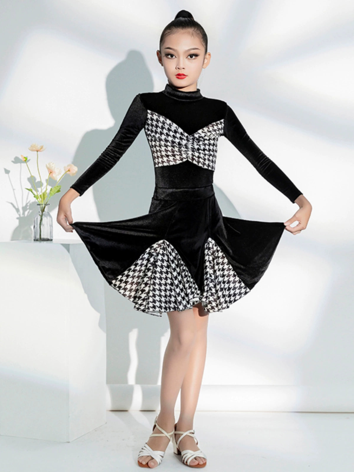 Black White Plaid Velvet Latin Dance Dresses for Girls Kids Professional Grading Salsa Rumba Chacha Dance Costumes Long Sleeves